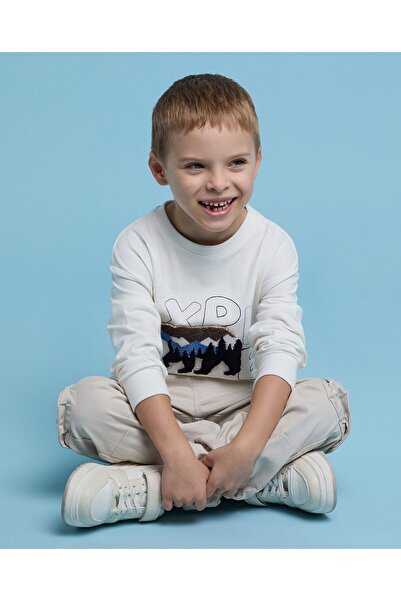 R&B تيشيرت مطبوع بياقة دائرية وأكمام طويلة