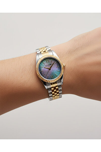 season Seazon Gold Round Watch