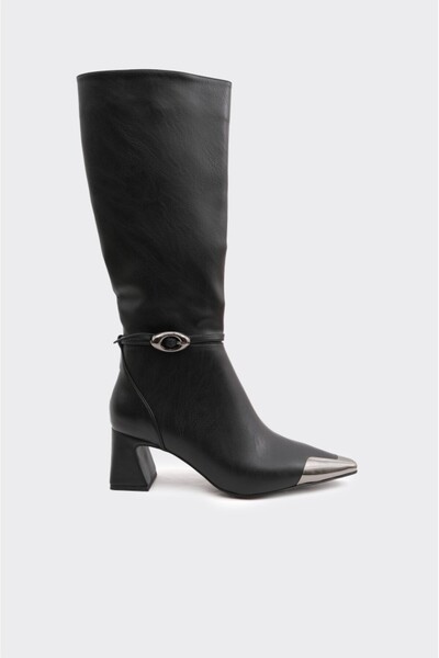 derinet Tokalı Aksesuarlı Fermuarlı Kadın Çizme