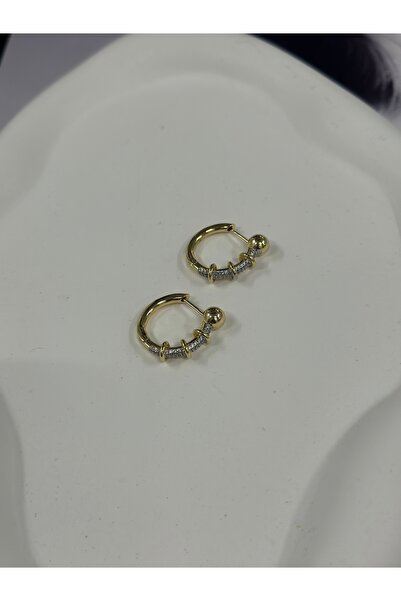 VELOR JEWELRY أقراط دائرية صغيرة باللون الذهبي |   أقراط نسائية عصرية بتفاصيل...