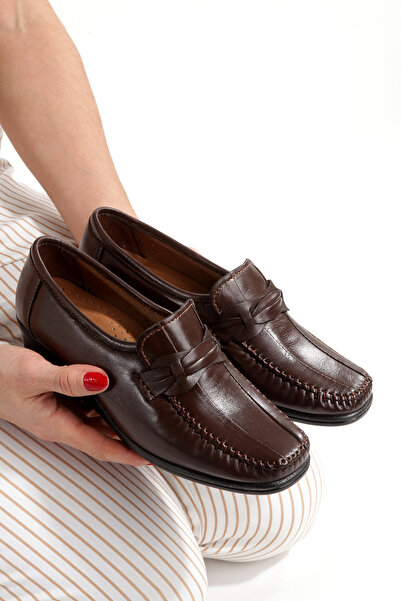 ARTI ARTI AYAKKABI حذاء نسائي يومي من الجلد الطبيعي بلون بني من روك أورثوديك