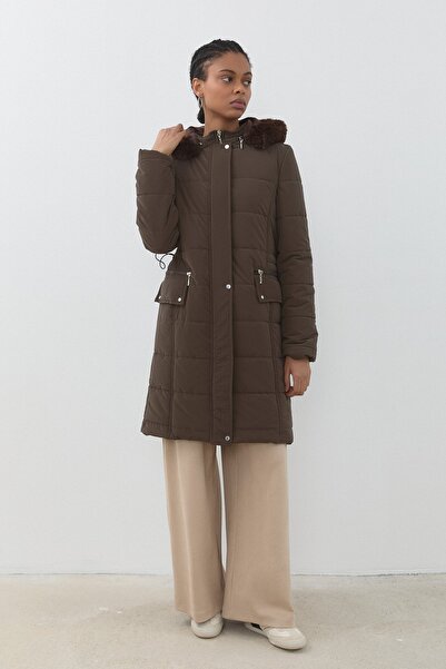 Nihan Seyyar Kapşonlu Kapitone Kaban Kahve