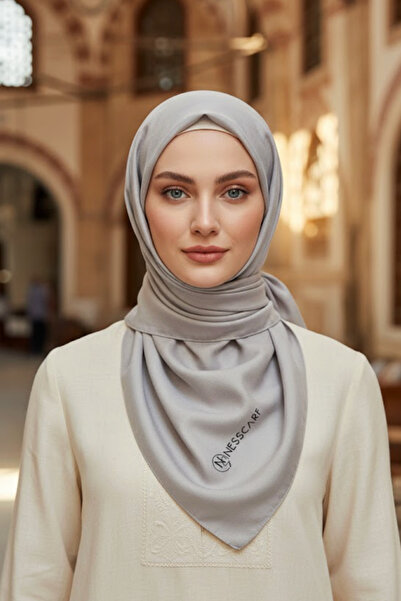 NESSCARF وشاح نسائي مربع 95x95 أنيق ومناسب للاستخدام اليومي