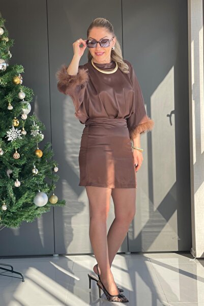 MİSLİNA BUTİK Tüy Kol Kahve Saten Elbise