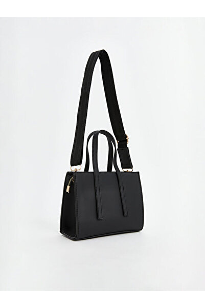 LC Waikiki حقيبة كتف نسائية بمظهر جلدي