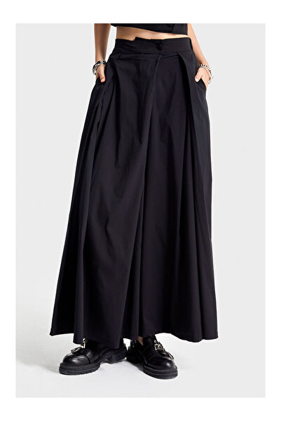 LC Waikiki Kadın Siyah Renk Süper Palazzo Fit Özel Kumaş Pileli Tasarım Pantolon