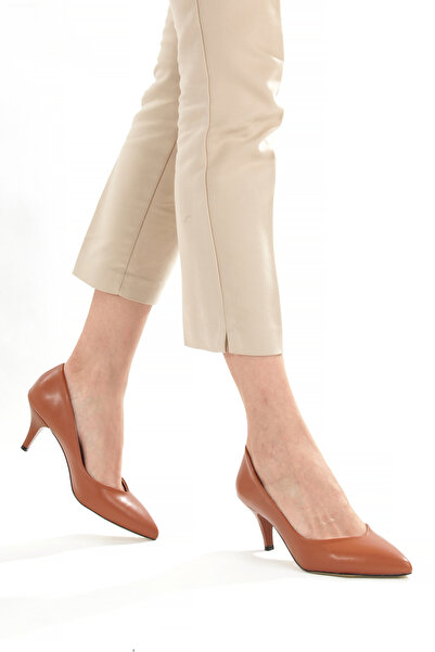 PAYZİN حذاء ستيليتو بلون تان، كعب رفيع 5 سم، مقدمة مدببة مغلقة، فتحة عند الأص...