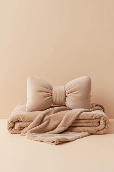 JACA 2-Piece Wellsoft Plush Fleece Tv Blanket Single Blanket and Stuffed Bow Throw Pillow Set