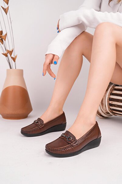 Castle Black 9007 حذاء نسائي كاجوال من الجلد الطبيعي بلون تان