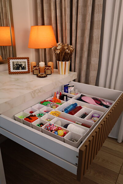 color house منظم أدراج أبيض اللون مكون من 24 قطعة، منظم مكياج ومجوهرات قابل للتعديل باللون الأبيض (بلاستيك صلب)