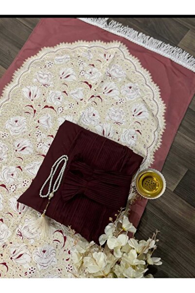 Gerenic Prayer rug set consisting of four pieces, available wholesale and ind...