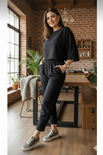 Curly Black Knitted Creepe Carrot Pants