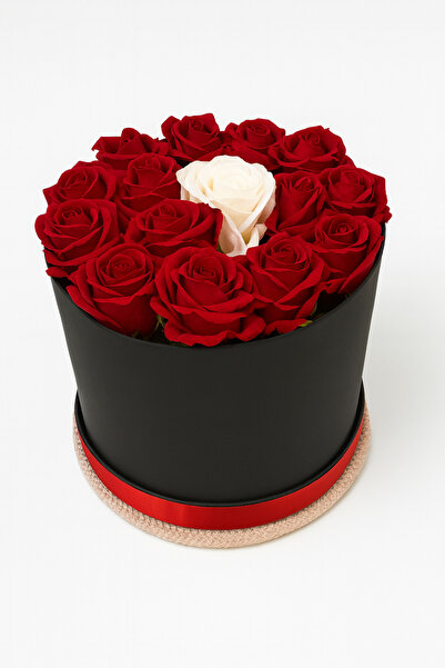 sabırçiçekveaksesuar 18 Li Mega Boy Gül Kutusu Sevgiliye Arkadaşa Özel Hediye...