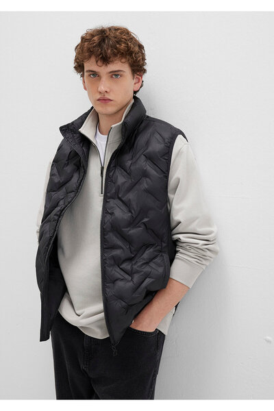 Mavi Μαύρο φουσκωτό γιλέκο Regular Fit / Normal Cut 0110402-900