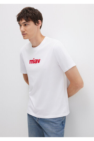 Mavi Weißes T-Shirt mit rotem Miav-Aufdruck, reguläre Passform / normaler Schnitt 067153-622