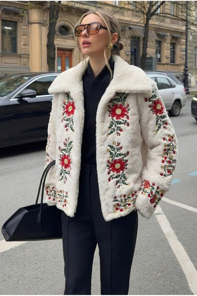 FEMELLE White Embroidered Vintage Faux Fur Coat
