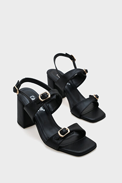 Capone Outfitters Clair Blunt Toe Medium Heeled Double Strap Women's Sandals