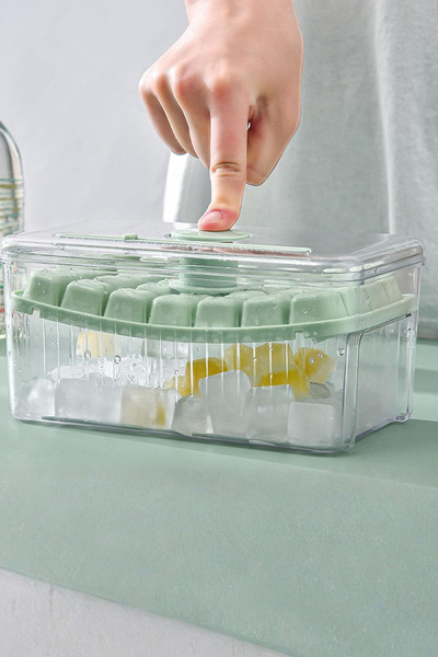 yusa stores Basmalı Hazneli Buzluk 56'lı BPA'sız Kompakt Buz Kalıbı ve Saklam...