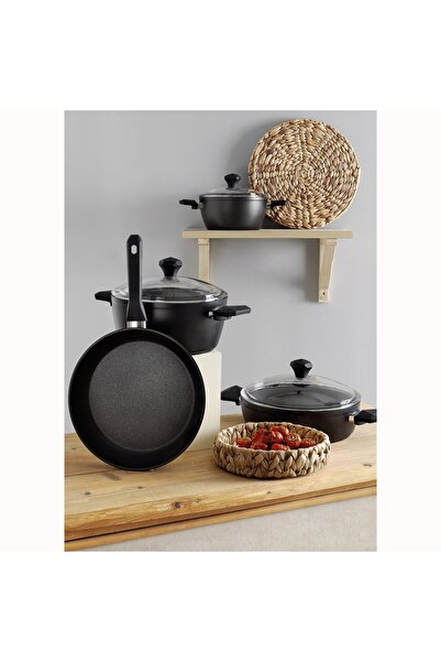 Pierre Cardin Diamond Cook 7 Piece Cookware Set Black