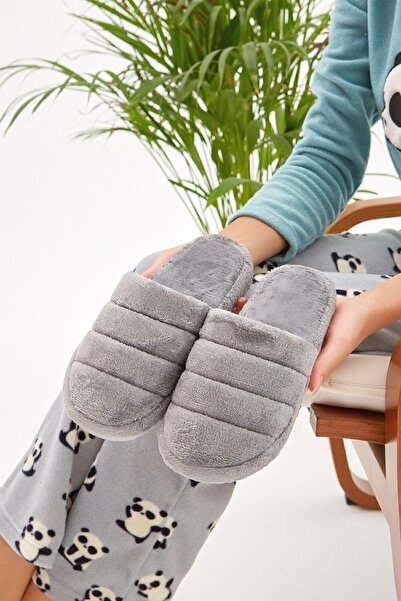 Moda Devrin شبشب نسائي رمادي مغلق من الأمام ونعل صامت