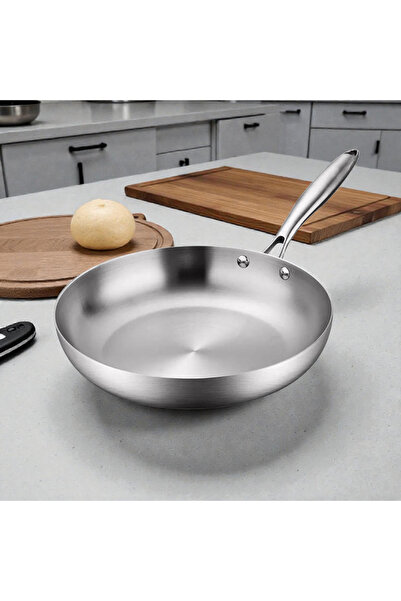 AR Heavy-duty, uncoated stainless steel frying pan, 28 cm