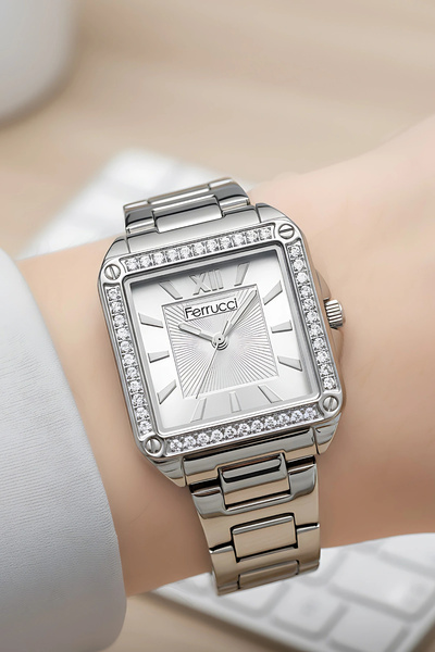 Ferrucci ساعة يد نسائية بسوار فولاذي مقاوم للماء حتى 3 ضغط جوي مع هدية فضية sdfer046