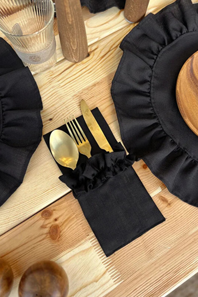 KaiHome حامل أدوات مائدة بتفاصيل مكشكشة من الكتان الأسود مكون من 3 أقسام - غطاء سكين وشوكة وملعقة