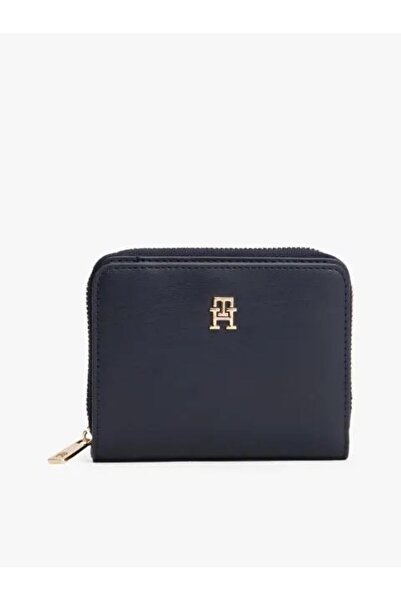 Tommy Hilfiger Women's Navy Blue Zippered Wallet