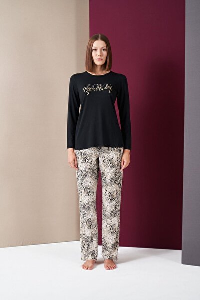 PJS 26020 Жіночий комплект піжами з круглим коміром, довгими рукавами та леоп...