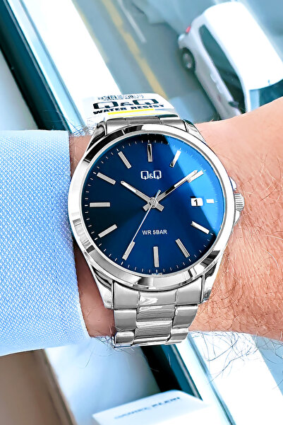 Q&Q Original Quartz Men Wristwatch Silver Color Steel Band 3 Atm Water Resistant -Gift Bracelet Qqe2001C3