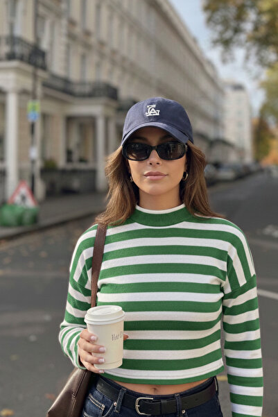 oshebu أخضر – توب قصير بخطوط نصفية على طراز الصيادين