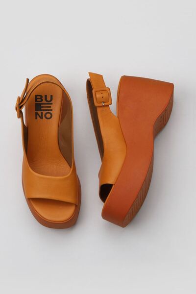 Bueno Shoes Turuncu Deri Kadın Dolgu Topuklu Sandalet 01wy9002