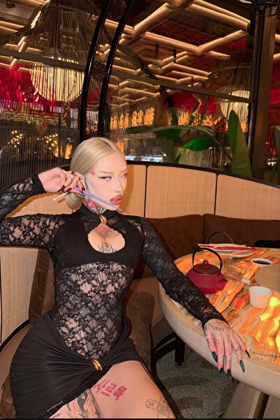 Love Fab Mini rochie cu fantă cu accesorii din tul transparent