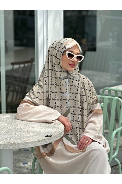 Ahivera Monogram Bej Desenli Queen Krep Büyük Boy Eşarp 130x130