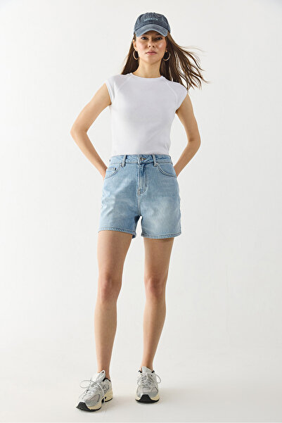 VENA Women's Jolie Bermuda Sky Blue Jean Shorts - Sky Blue