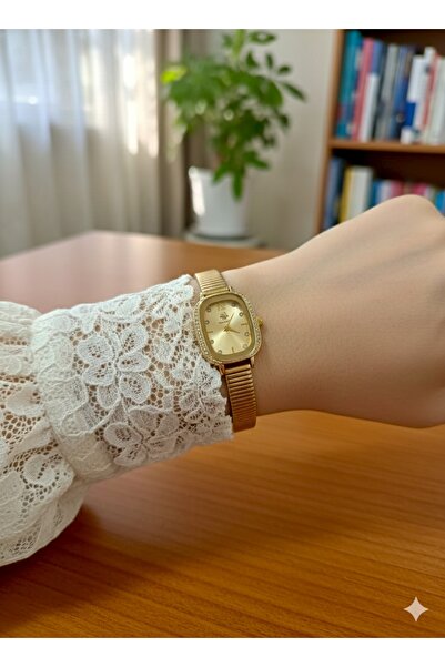 PW POLO WHITE ساعة اليد النسائية