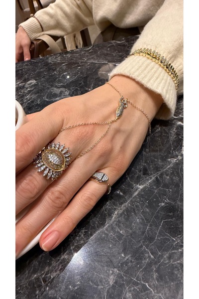 Asteria Jewelry خاتم ذهبي قابل للتعديل مرصع بأحجار الزركون