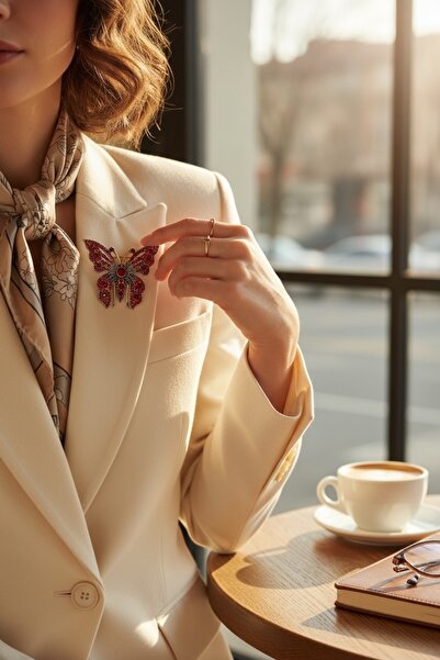 FAYRA ACCESSORIES Kristal Taşlı Kelebek Broş