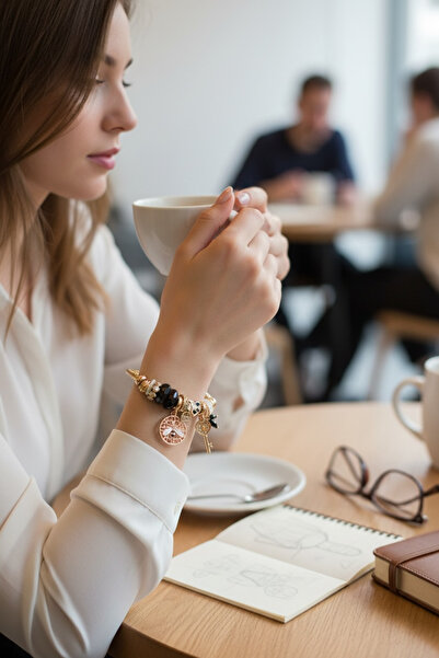 rafiel تألق الليل: سوار مفتاح النحلة على شكل بومة من الزركون الأسود والذهبي المتباين (فولاذ 316L)