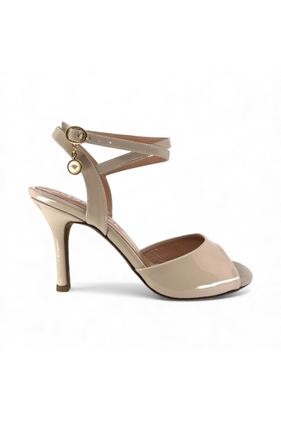 GELTONY SHOES 𝐂𝐀𝐑𝐌𝐄𝐍 | 𝐆𝐄𝐋𝐓𝐎𝐍𝐘® Nude Rugan İnci Detaylı El Yapım...