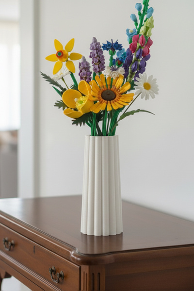 MEK İnce Form Dikey Hatlı Dekoratif Plastik Vazo Beyaz (22x10cm)