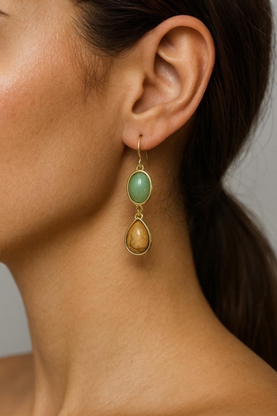 Mint ve Bej Taşlı Gold Detaylı Sallantılı Küpe