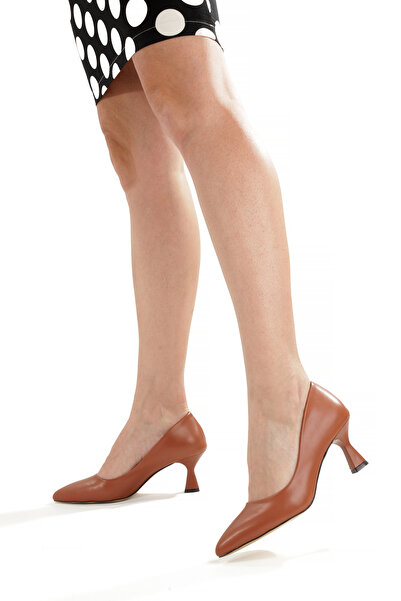 MİNNACE حذاء ستيليتو بلون تان، كعب كلاسيكي بارتفاع 5 سم