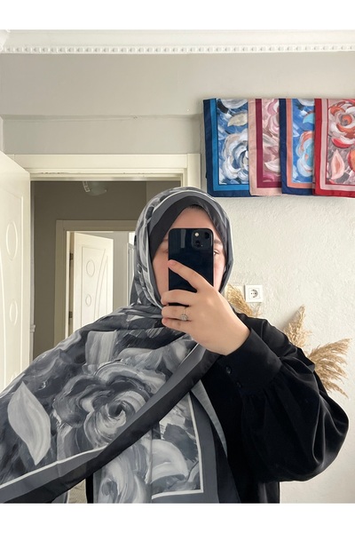 BOUTİCON Black Batik Rose Shawl