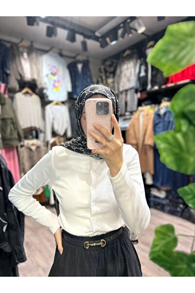 huhu Buttoned Crop Cardigan