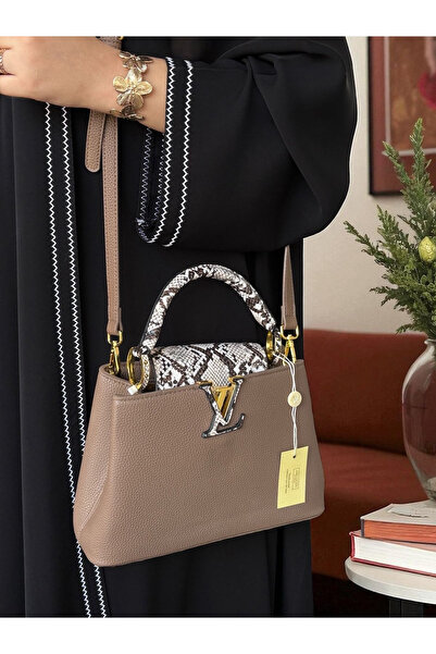 Generic Elegant, high-quality women's shoulder bag with all accessories