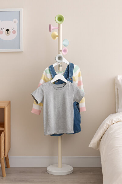 SADANHOME A modern and durable floor-standing clothes rack for easy organization of your belongings.