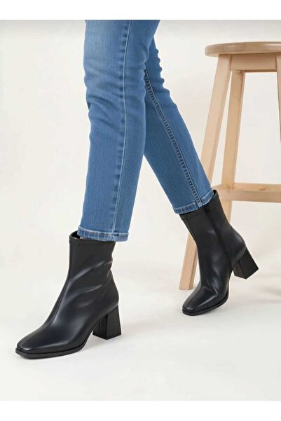 Milano حذاء جلدي بكعب مريح