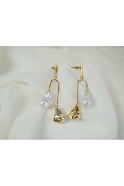 ATELİER TUĞBA أقراط متدلية على شكل حرف B من الفضة عيار 925 مرصعة باللؤلؤ