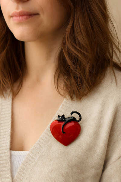 Sacce Scarves&Accessories Siyah Kedi ve Kırmızı Kalp Mine Broş